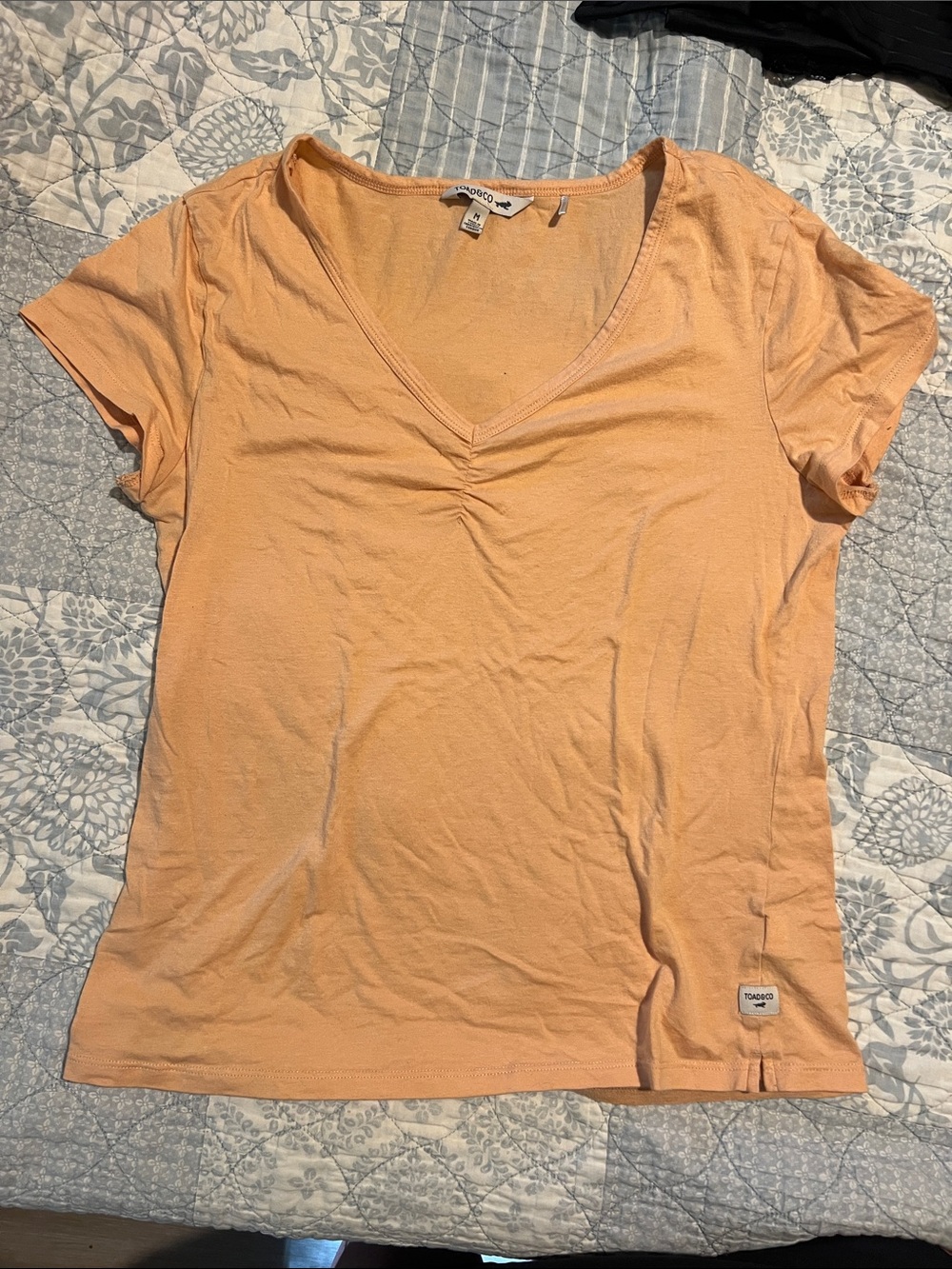 Toad & Co Peach colored t shirt